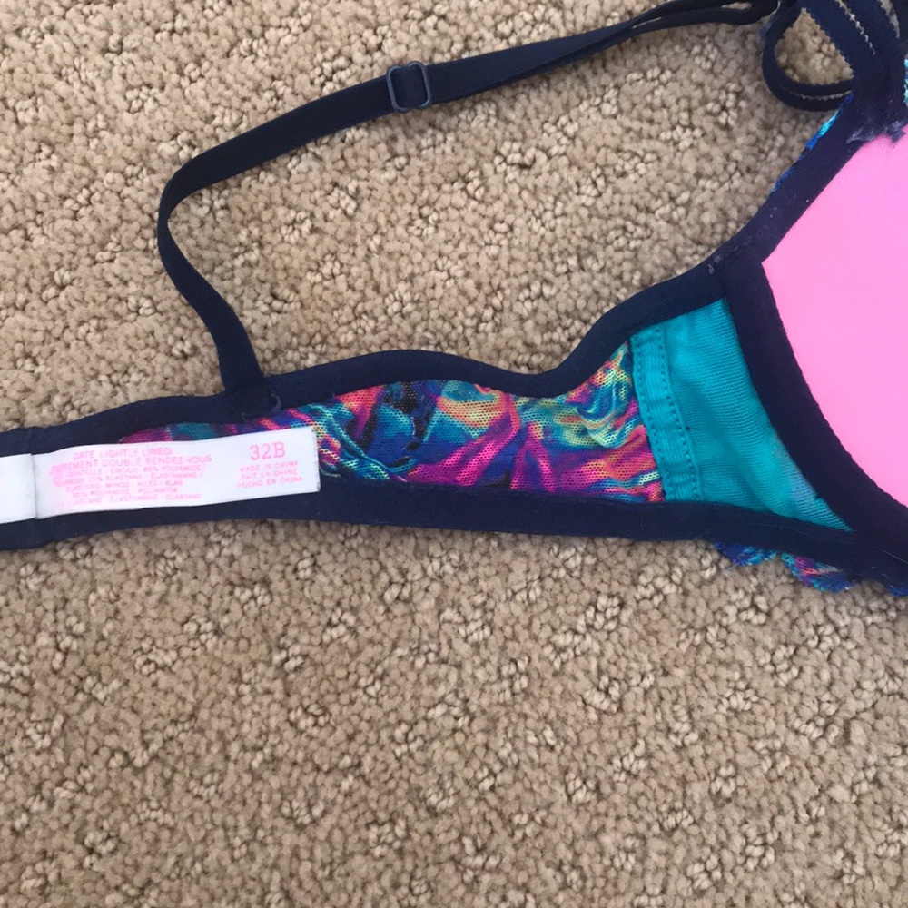 bra - Picture 3 of 3
